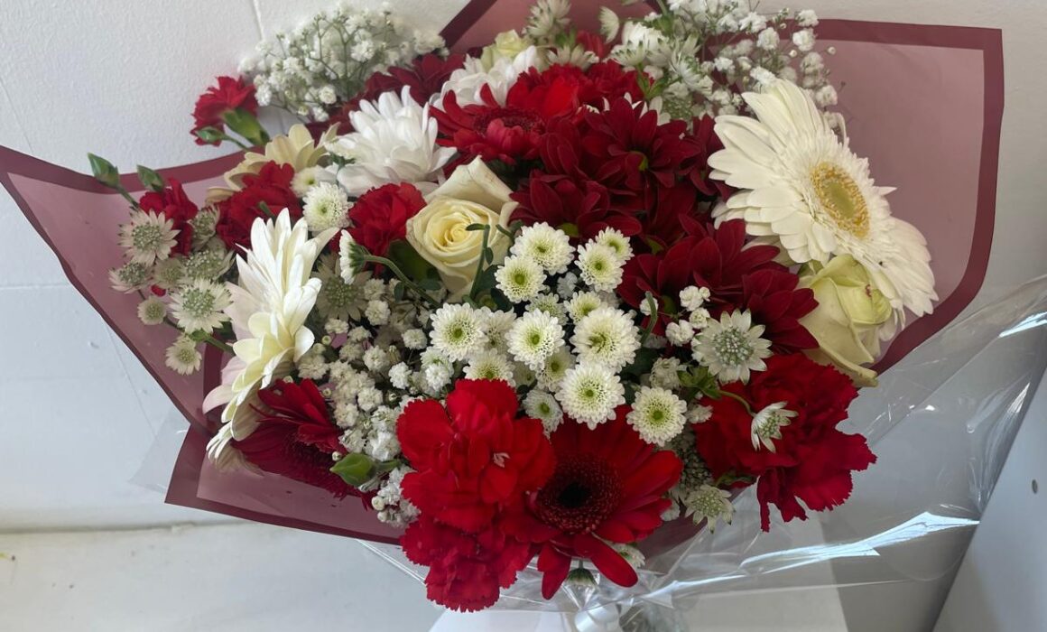 Discover stunning Florist Choice Flowers handpicked just for you. Perfect for any occasion, trust our expert florists to create a one-of-a-kind bouquet that will brighten anyone's day. Order now and send a beautiful surprise today!