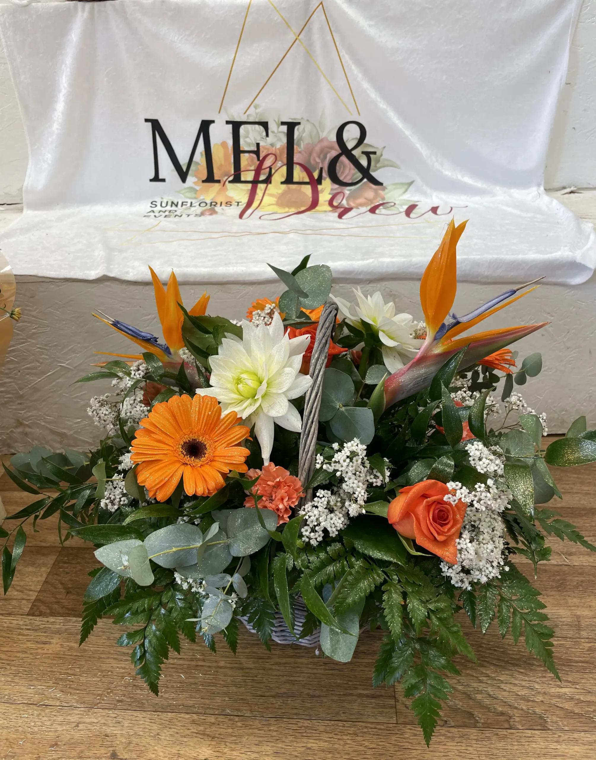Transform your space with our captivating Birds of Paradise large basket arrangement from Sun Florist and Events! 🌺✨ Perfect for adding a tropical touch to any occasion, this stunning floral design features vibrant colors and exotic textures. Elevate your decor with nature’s beauty—order yours today! #BirdsOfParadise #FloralDesign #SunFloristAndEvents #TropicalVibes